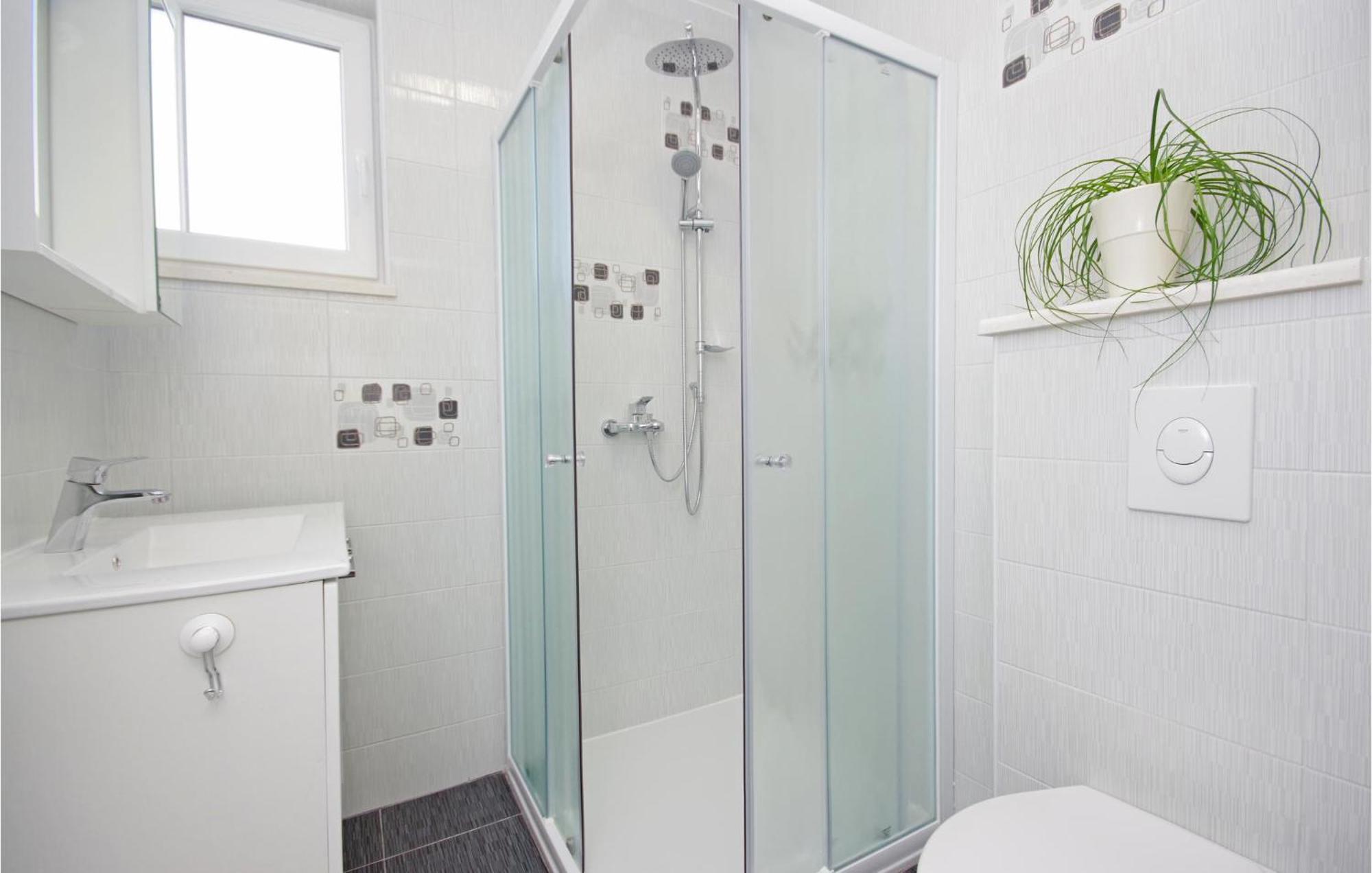 Awesome Home In Drvenik With Wifi Ngoại thất bức ảnh