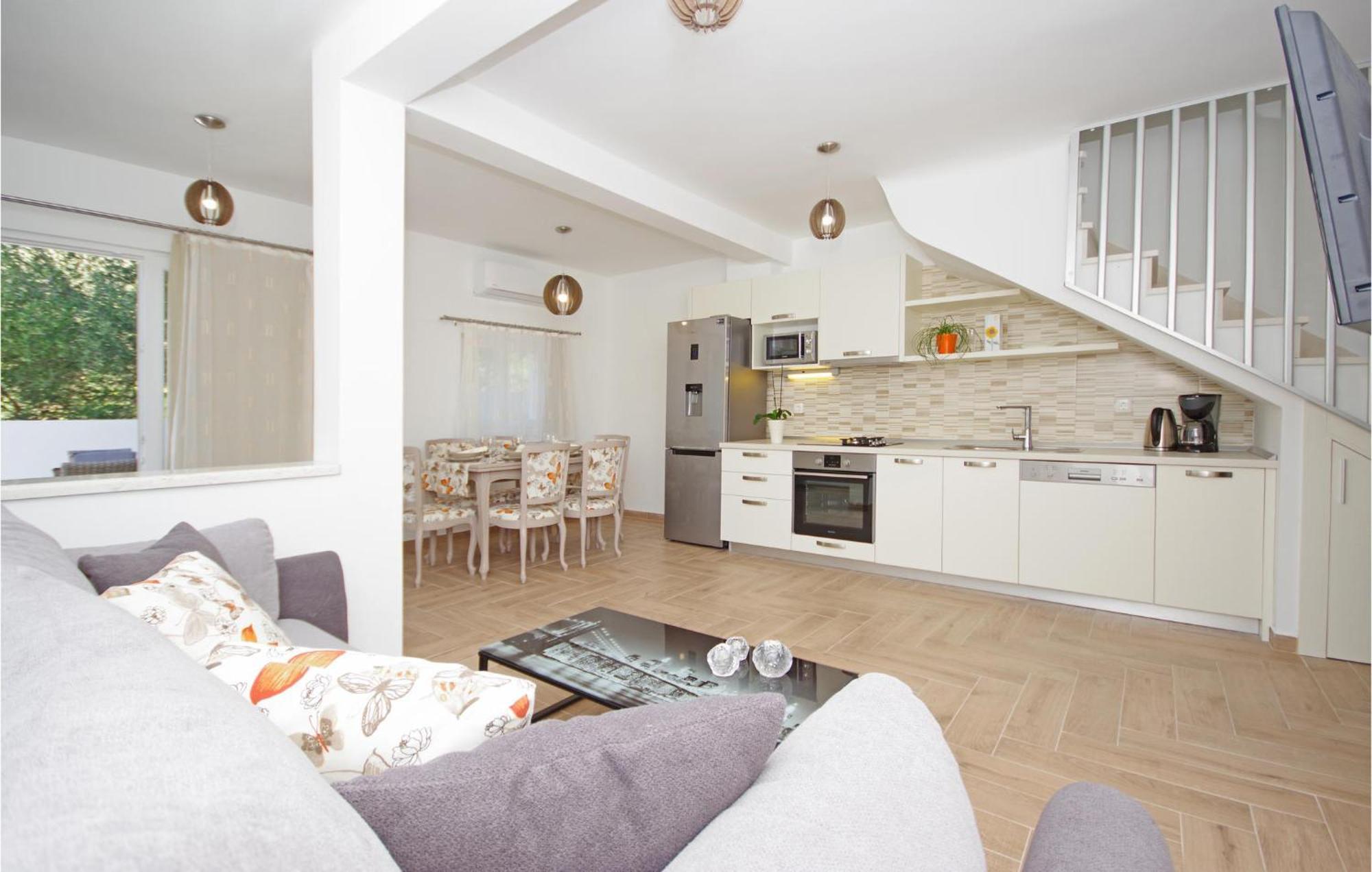 Awesome Home In Drvenik With Wifi Ngoại thất bức ảnh
