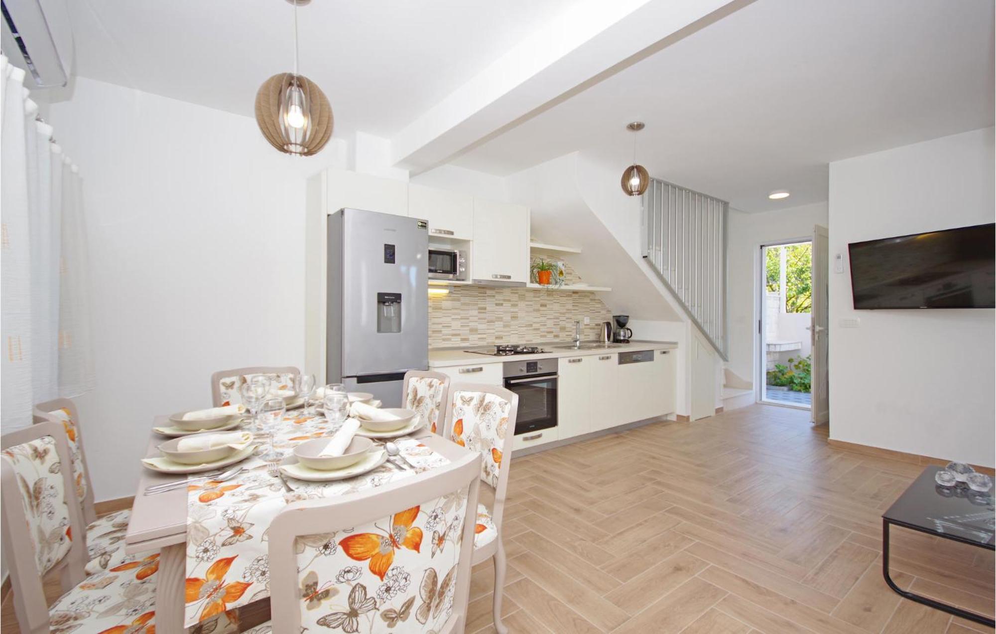 Awesome Home In Drvenik With Wifi Ngoại thất bức ảnh