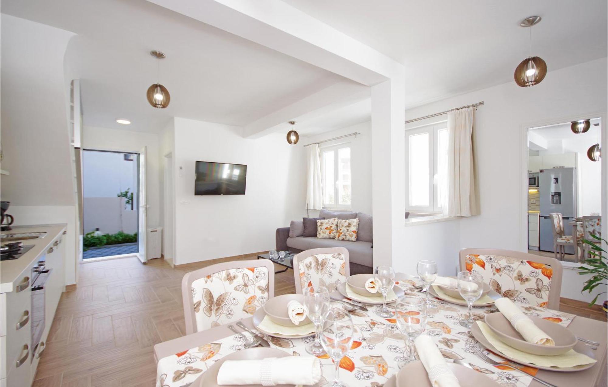 Awesome Home In Drvenik With Wifi Ngoại thất bức ảnh